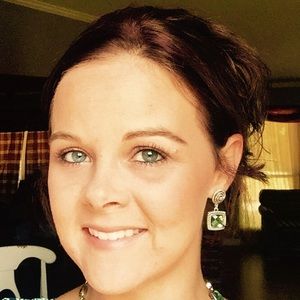 Meet your Posher, Holly